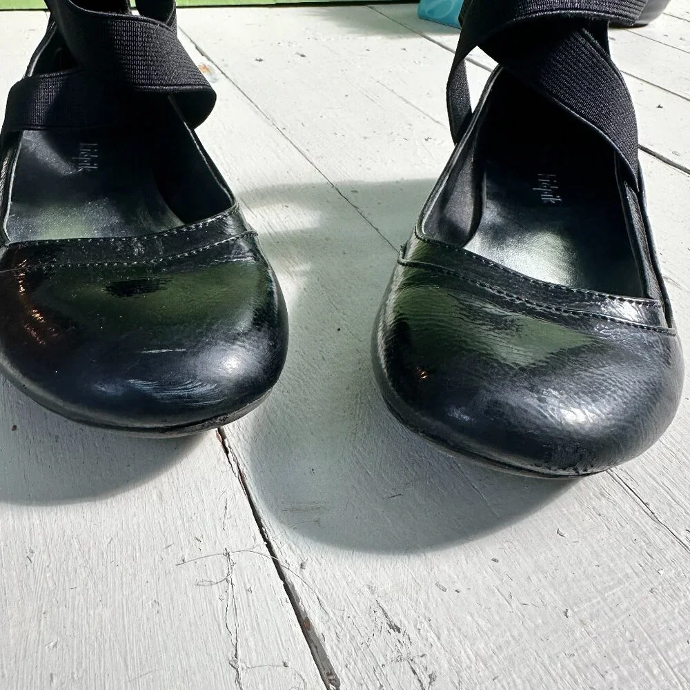 Kidpik Black Patent Ballet Flats Girls Size 1 Criss Cross Strap Dress Shoes